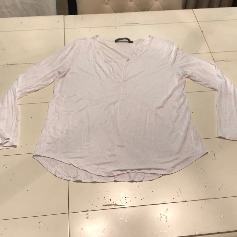 White log sleeved shirt